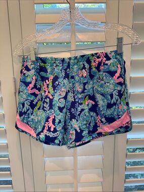 Lilly Pulitzer Luxletic Shorts in Turtle Villa